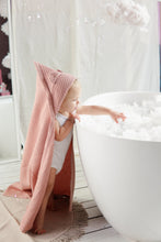 Ielādēt attēlu ,Bērnu Dvielītis ar Kapuci - Old Pink