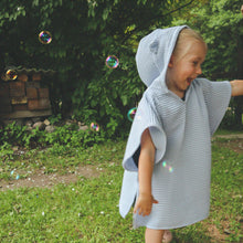 Load image into Gallery viewer, Bērnu Pončo ar Kapuci / Hooded Kids Poncho - Old Green - Susu Shop Latvia
